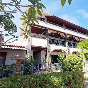 Lotus Friendly Hotel